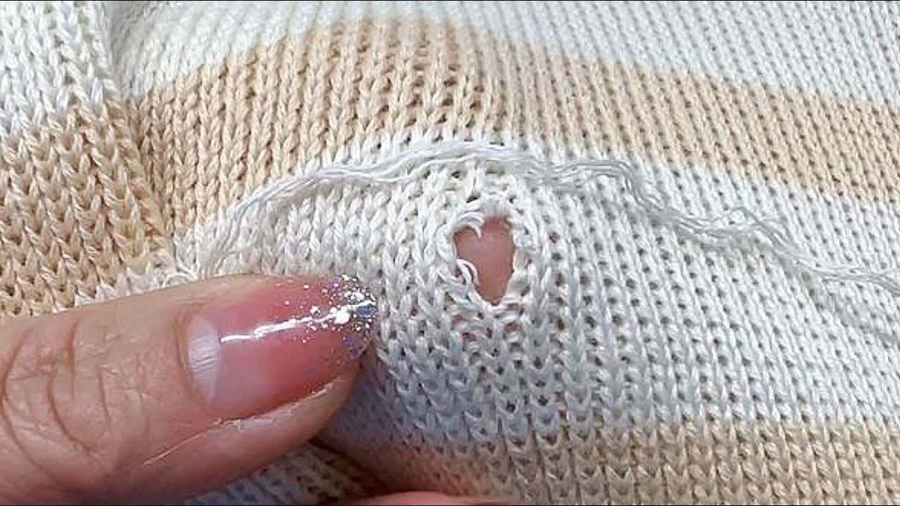 ????How to Repair a Hole in a Sweater, A Way to Repair a Hole in a Knitted Sweater
