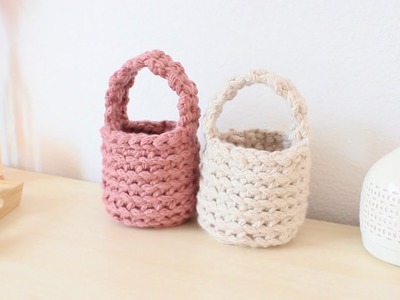 ????Cute Chunky Winter MIDI Handbag ???? {Easy Tutorial} #Crochetbag | Officiallyfrilled