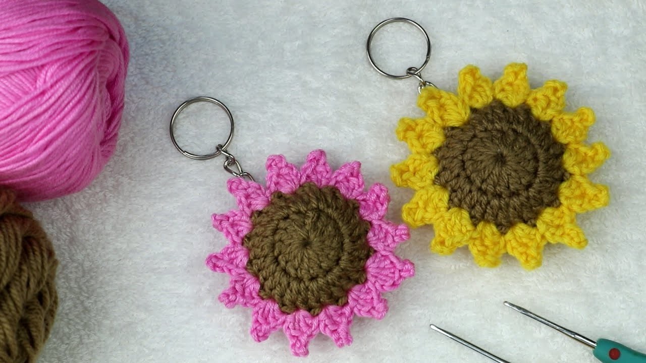 I haven't crochet this yet. Very beautiful and easy crochet keychain tutorial by just crochet
