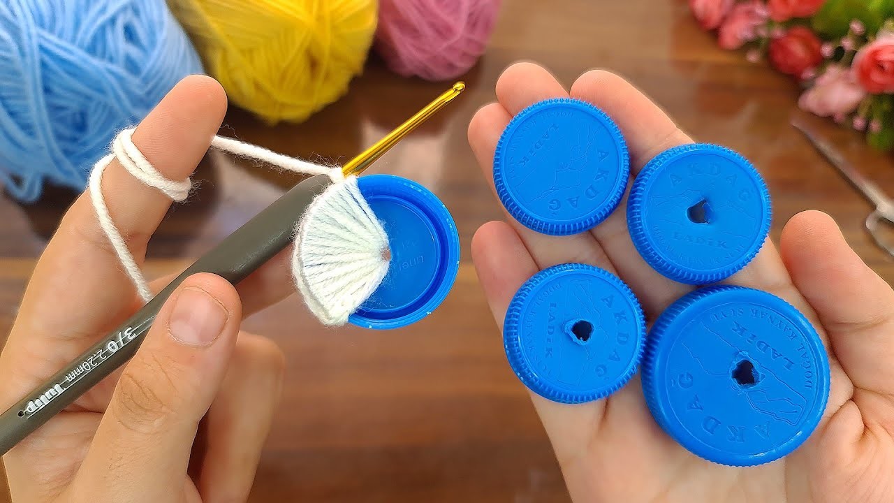 Wow! SUPER IDEA!????Look what I did with the PLASTIC BOTTLE CAPS I found in the trash! CROCHET keychain