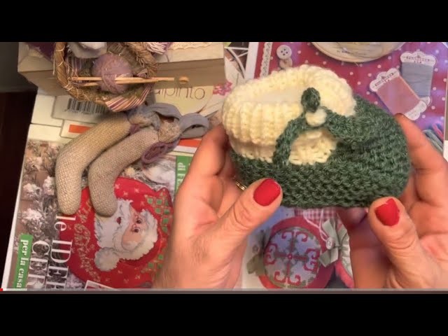 Ho, Ho, the Mistletoe, knitted baby booties #knit #knittingpattern