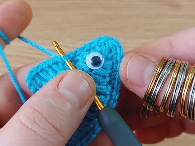 Wow!! ????Everyone, big or small, will love this crochet keychain. büyük küçük herkes bayılacak