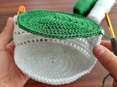 INCREDIBLE ???? How to make a very useful crochet napkin holder✔Tığ işi çok güzel örgü peçetelik yapımı