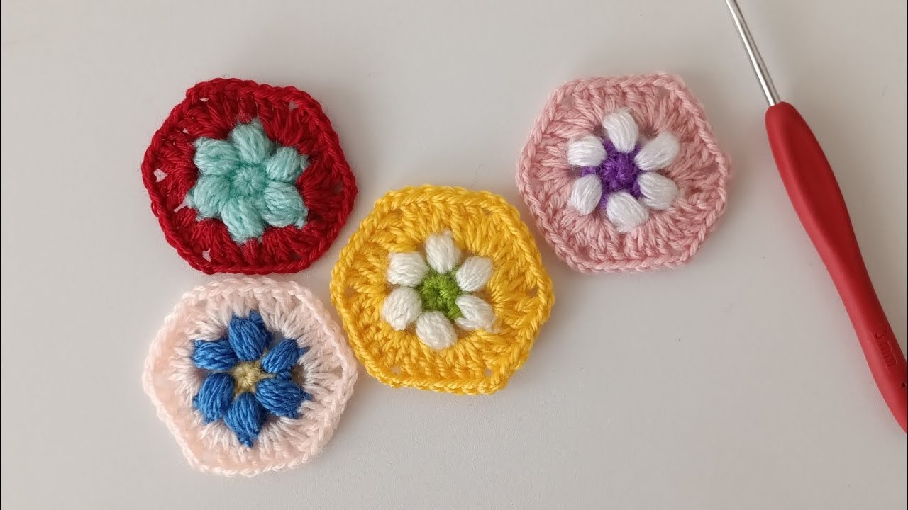 Knit a wonderful blanket with small flowers Crochet Granny Hexagon Battaniye Motifi