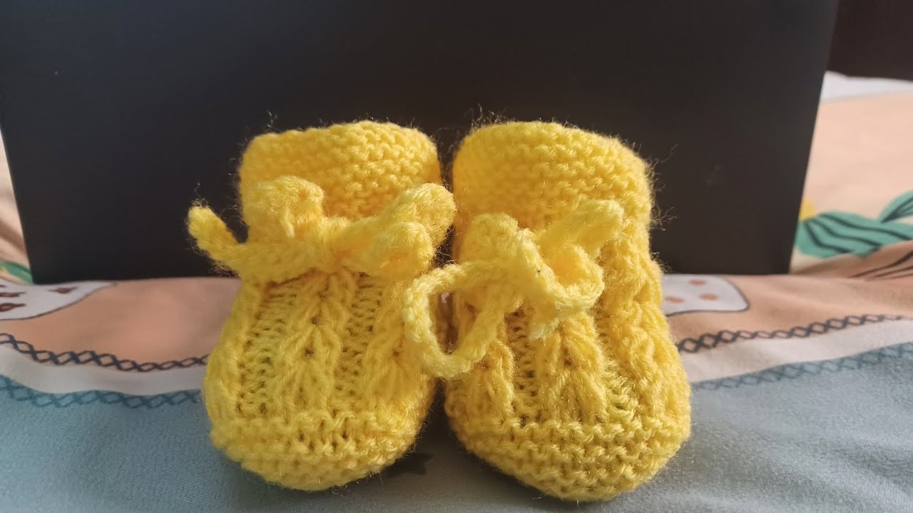 Newborn baby Booties(0-3 mths) #babyknitting #babyshoes #knittinginhindi #knitting