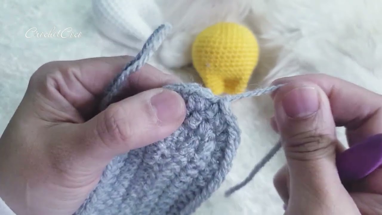 HOW TO CROCHET EASY BABY SHOES W. STRAP |stepbysteptutorial | I didnt make the video funny | I TRIED