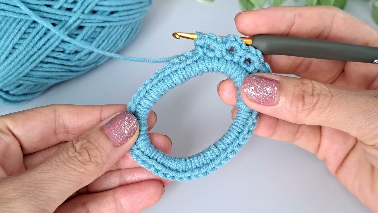 How to crochet vintage hair band. Crochet hair ties.