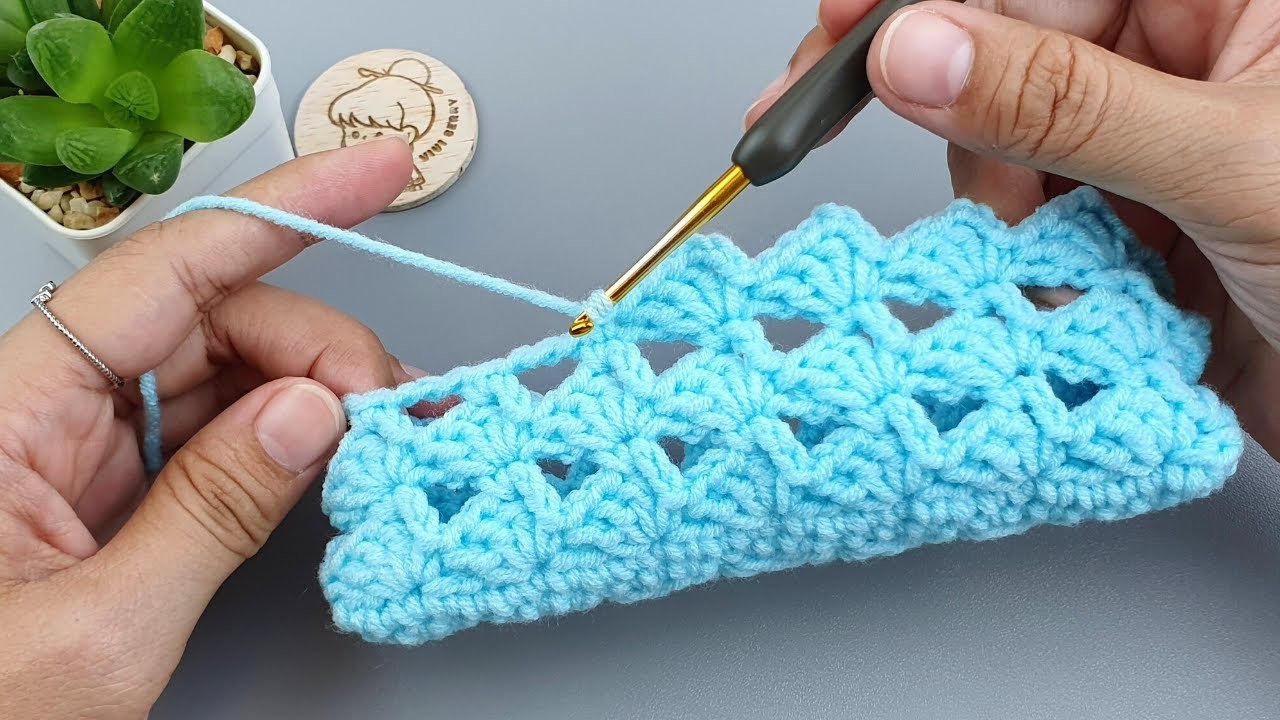 How to Crochet Pouch | Crochet Drawstring Pouch with Easy Crochet Stitch Pattern  | ViVi Berry DIY