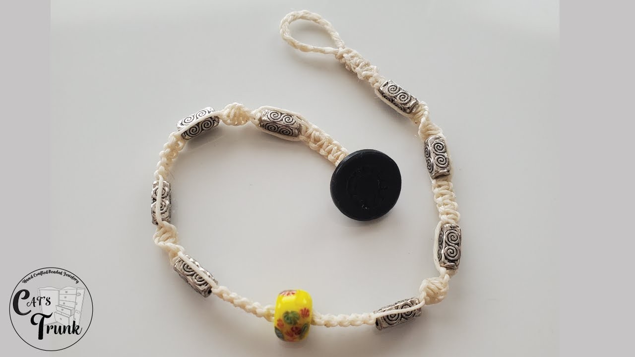 Simple Macrame Bracelet Design Series:  Twisted Square Knot