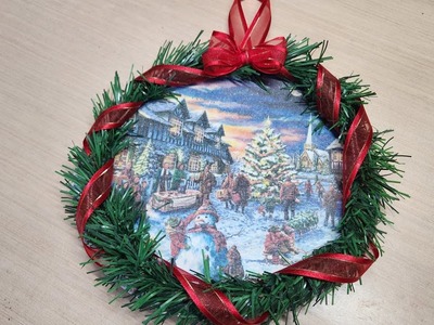 Decoupage an 8" wood round with a holiday napkin