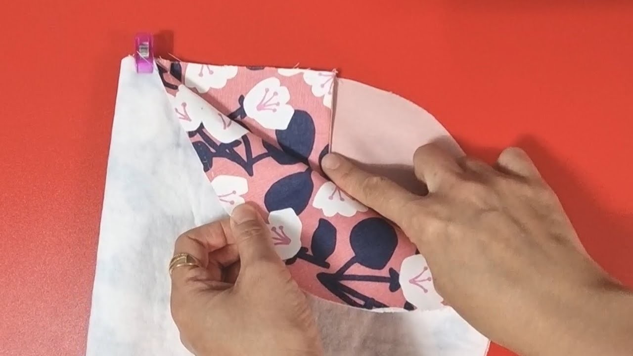 It only takes 5 minutes. The easiest and fastest way to make a handbag.