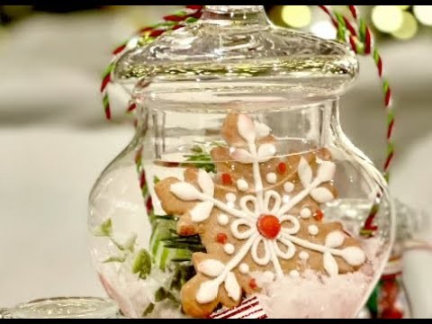 Use an apothecary jar to create a Christmas vignette! Here's a simple formula to follow. 
