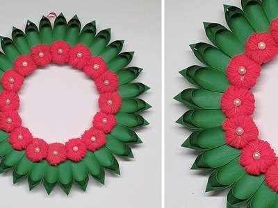 How to Make Paper Christmas Wreath With Woolen Flowers for Christmas Decorations | Christmas Wreath