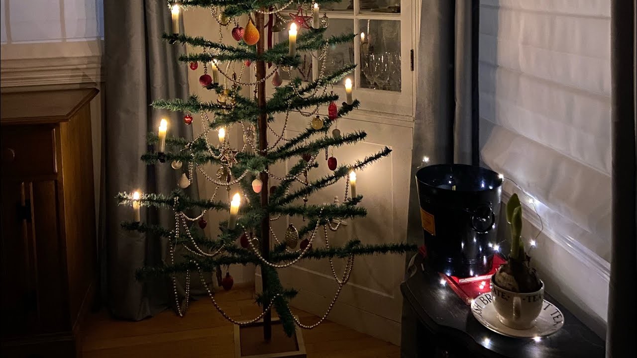 Christmas Vlog- Cookies & More Cozy Decorating #vintagechristmas #thriftedfinds
