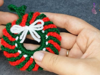 Crochet Christmas Wreath for Left Handed