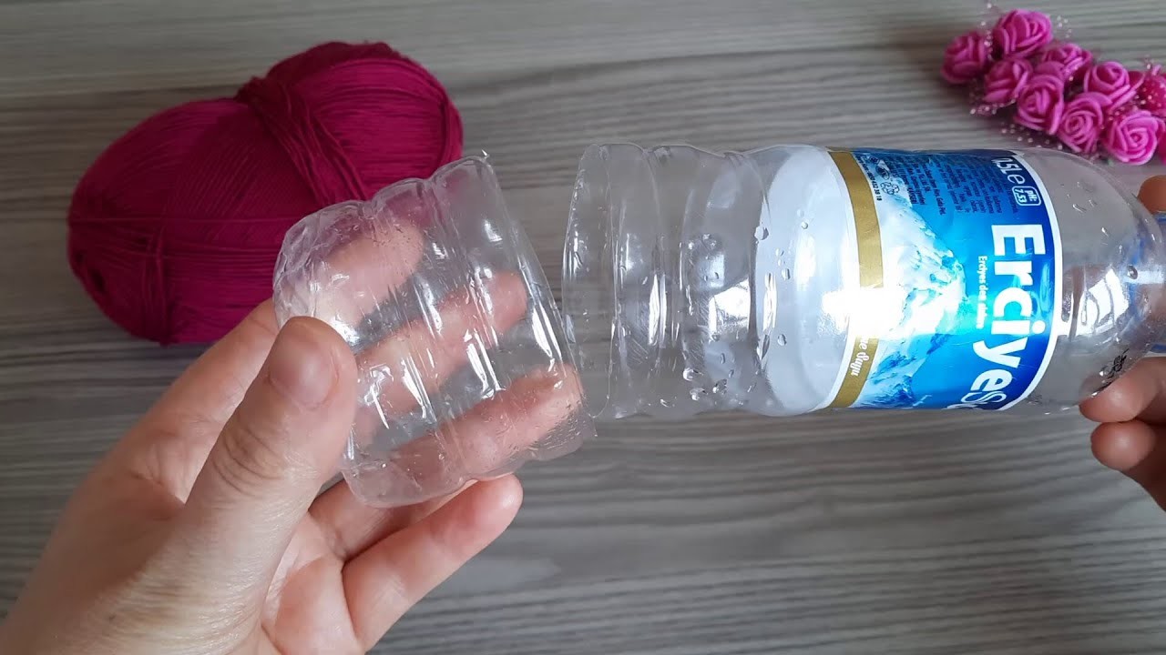 AWESOME CROCHET RECYCLING IDEA. diy plastic bottle craft ideas easy Crochet Knitting pen holder