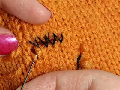 Amazing Way to Repair a Hole in a Knitted Sweater_simple repair