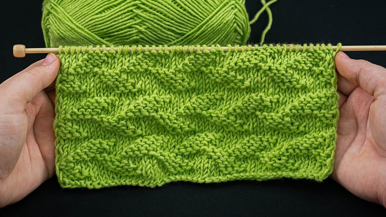 An interesting and very simple pattern «Leaves» - for caps, sweaters!