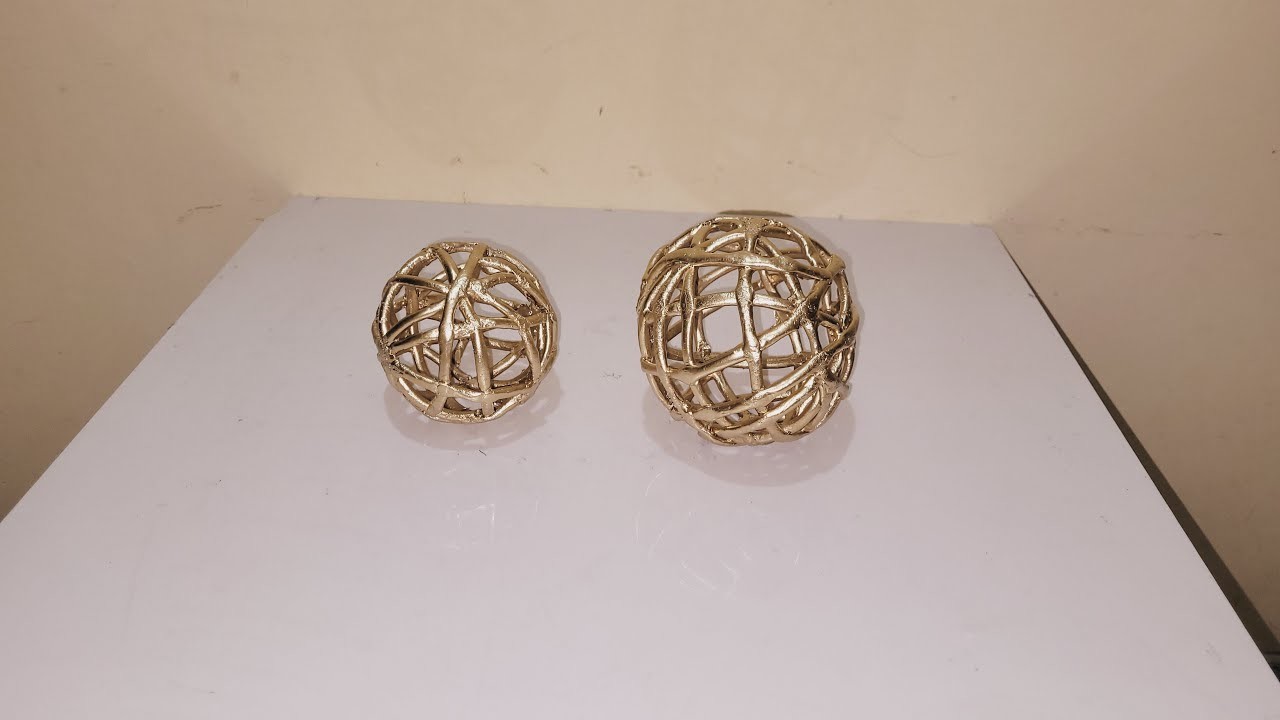 Esferas decorativas doradas - golden decorative spheres