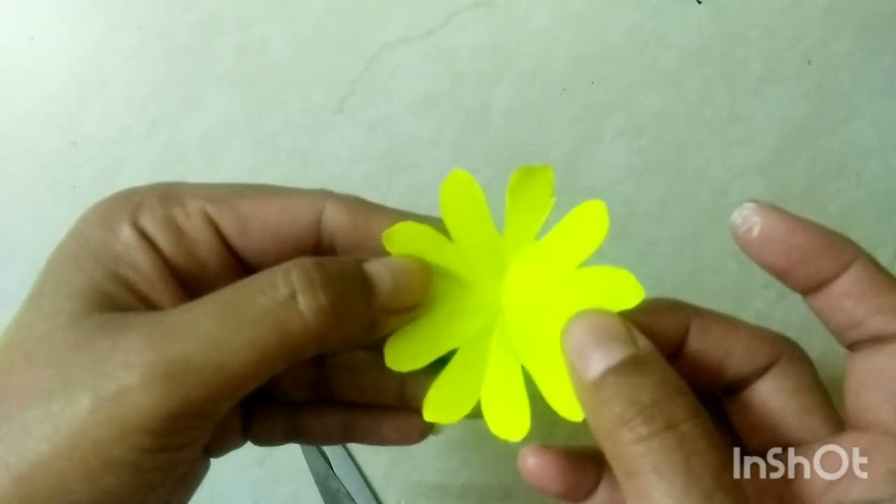 Flowers. Paper Craft. Christmas Decoration Ideas. Paper Flower. Easy to make flowers. fool
