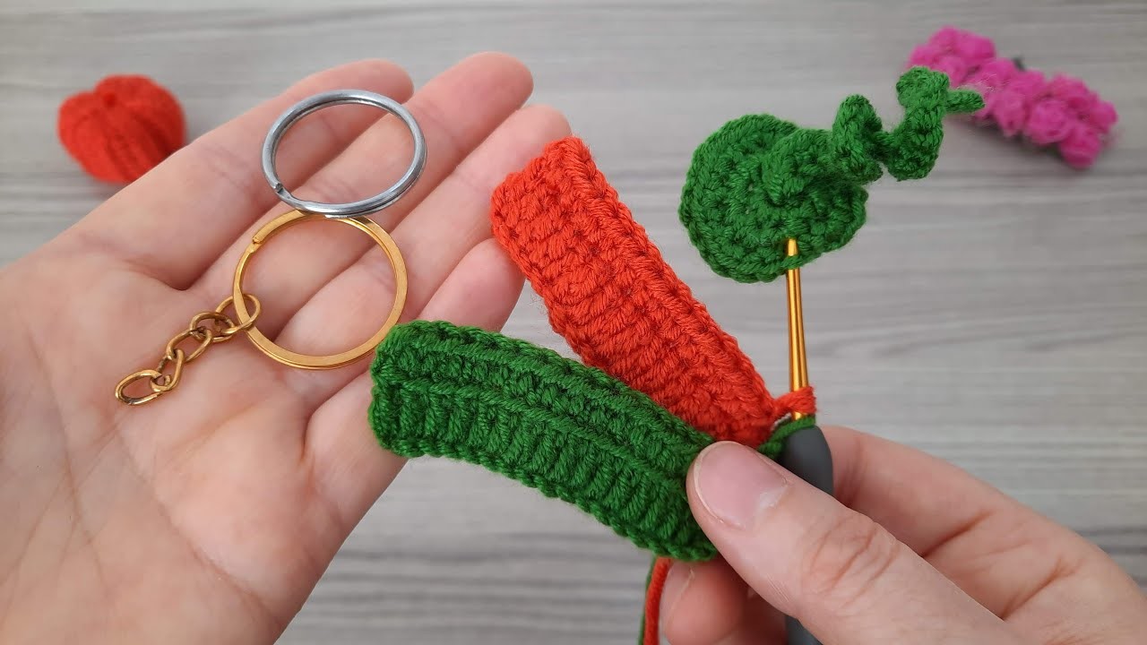 Wow! Amazing Idea how to make eye-catching crochet pumpkin keychain ✔ Super fikir tığ işi anahtarlık