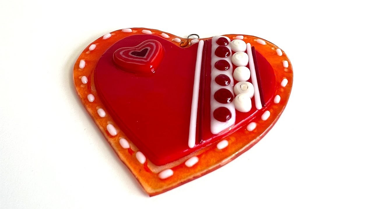 Fused Glass Valentine's Day Heart #fusedglass #valentinesday #heart