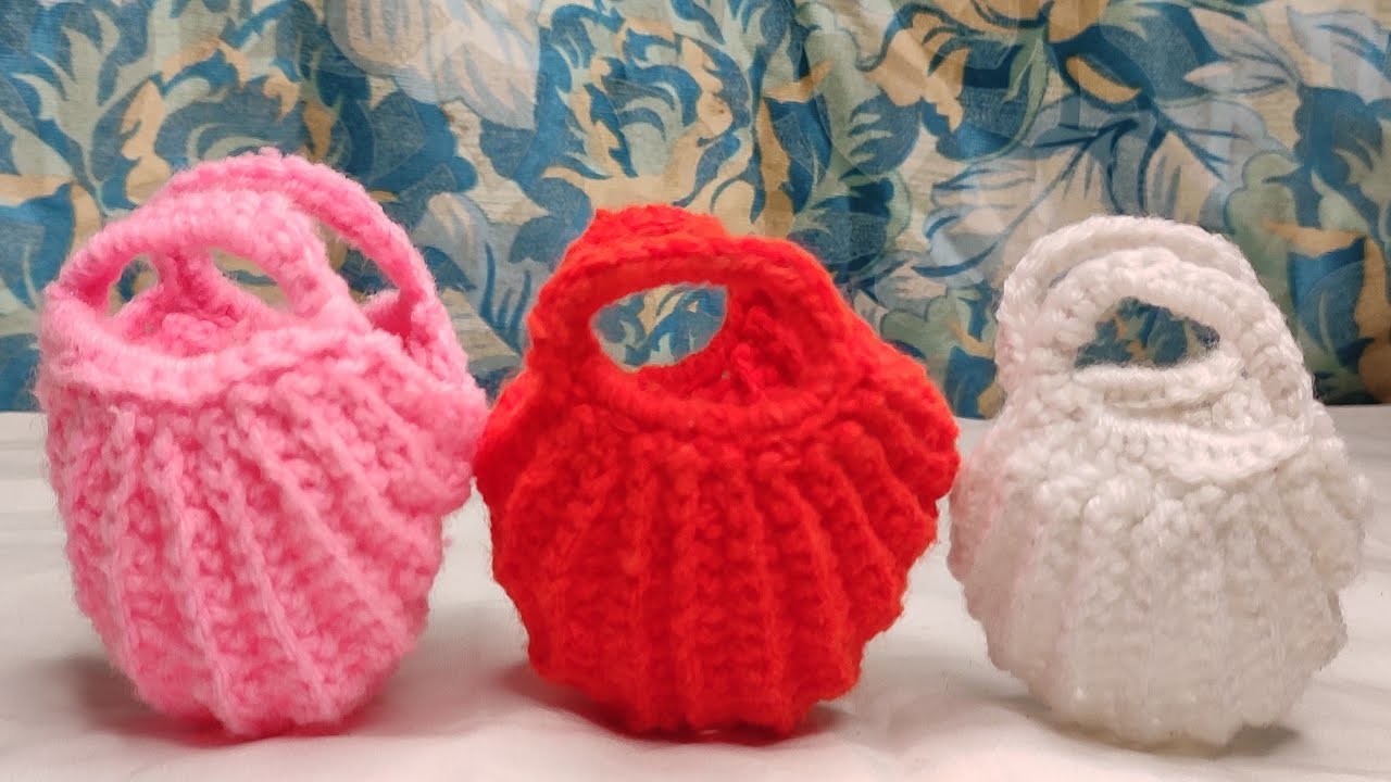 Amazing!!!! eye catching????????????crochet bag.  for crochet beginner. .
