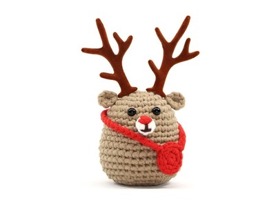 "Create Your Own Adorable Crocheted Reindeer with Queisha's Beginner-Friendly Tutorial"