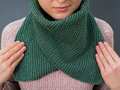 Easy and unusual snood out of a triangle with knitting needles!