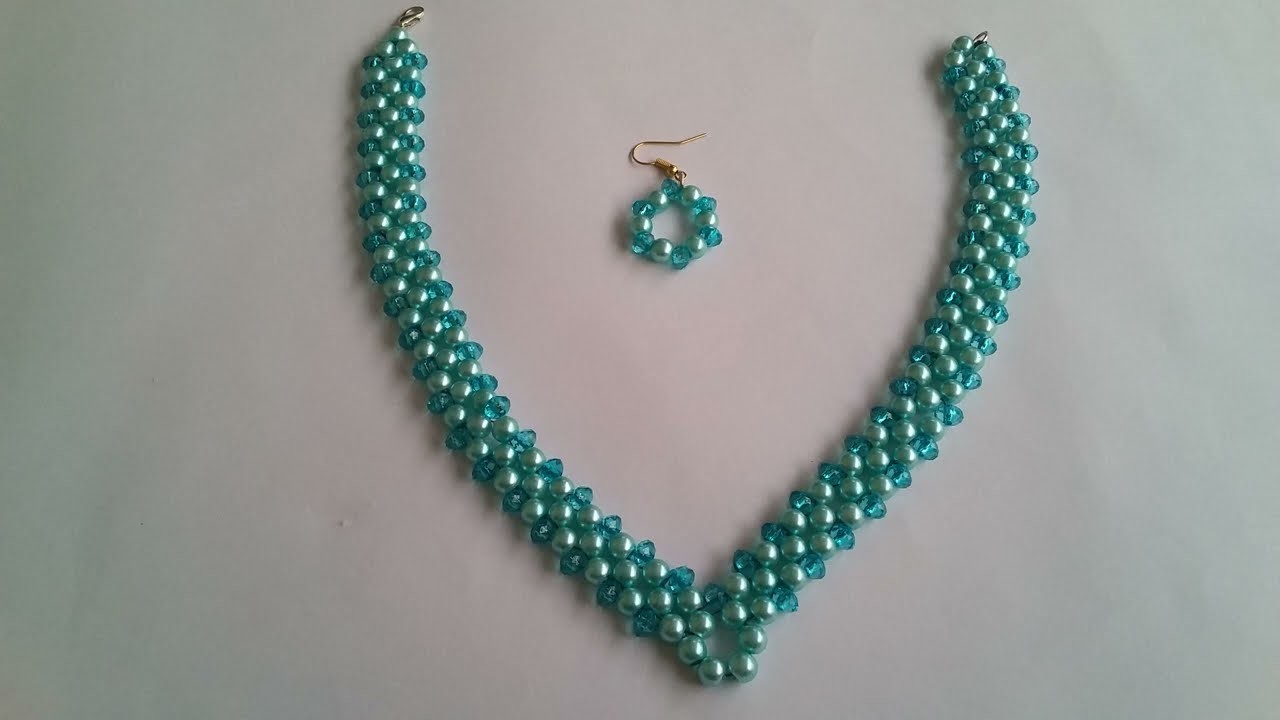 Blue pearls and crystal neckless