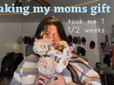 Crocheting a Bouquet of Flowers. Vlogsmas 08A￼