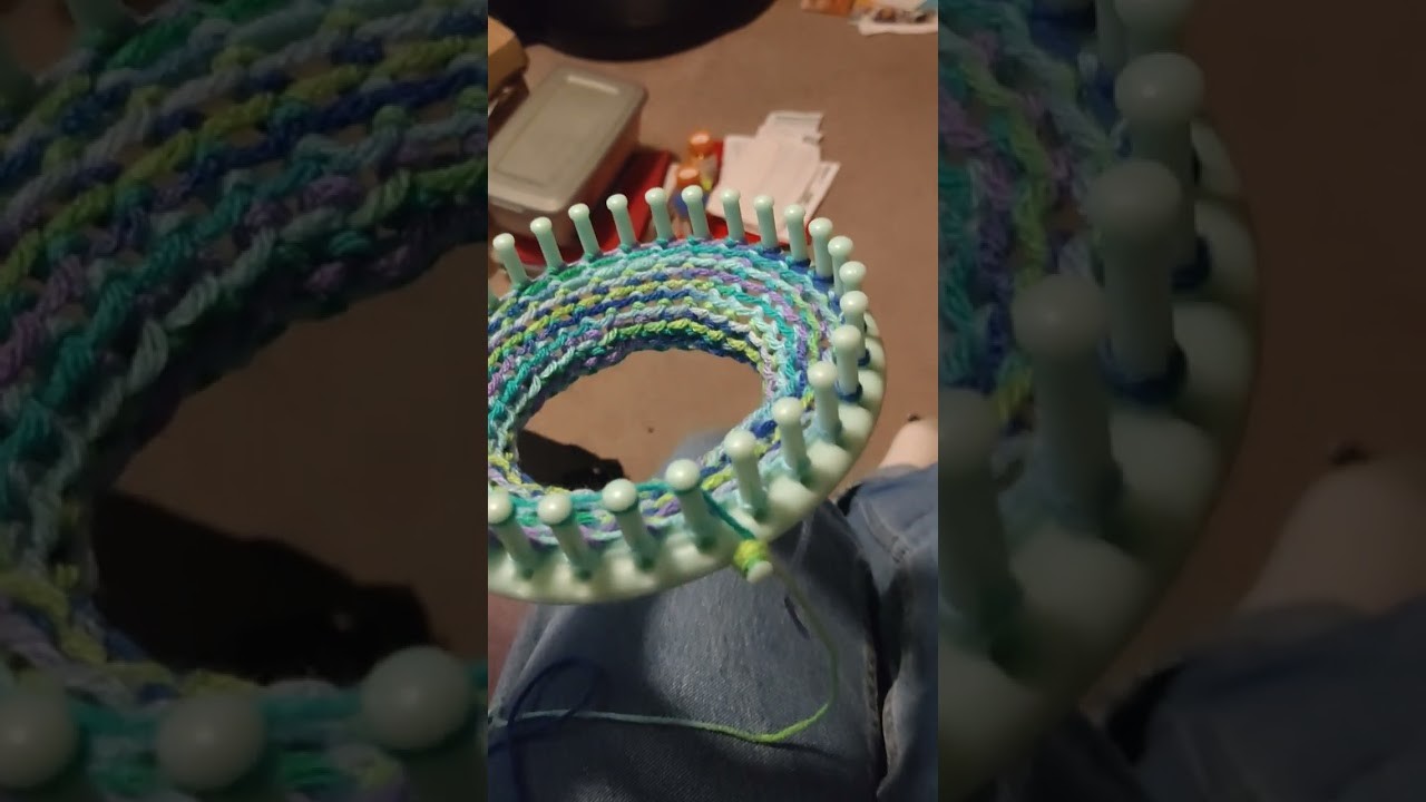 Knitting tutorial: how I knit ???? scarves and hats on a circular loom.