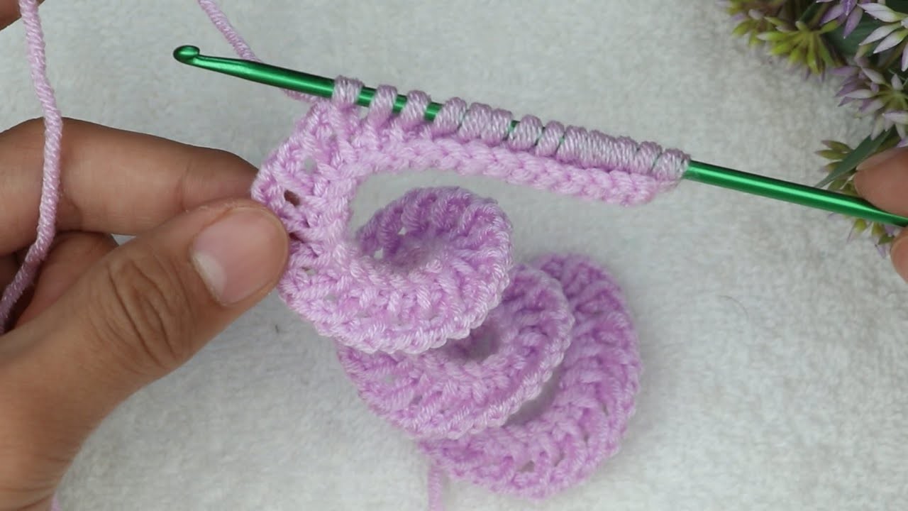 WOW! Super easy crochet flower! You should try! Crochet flower