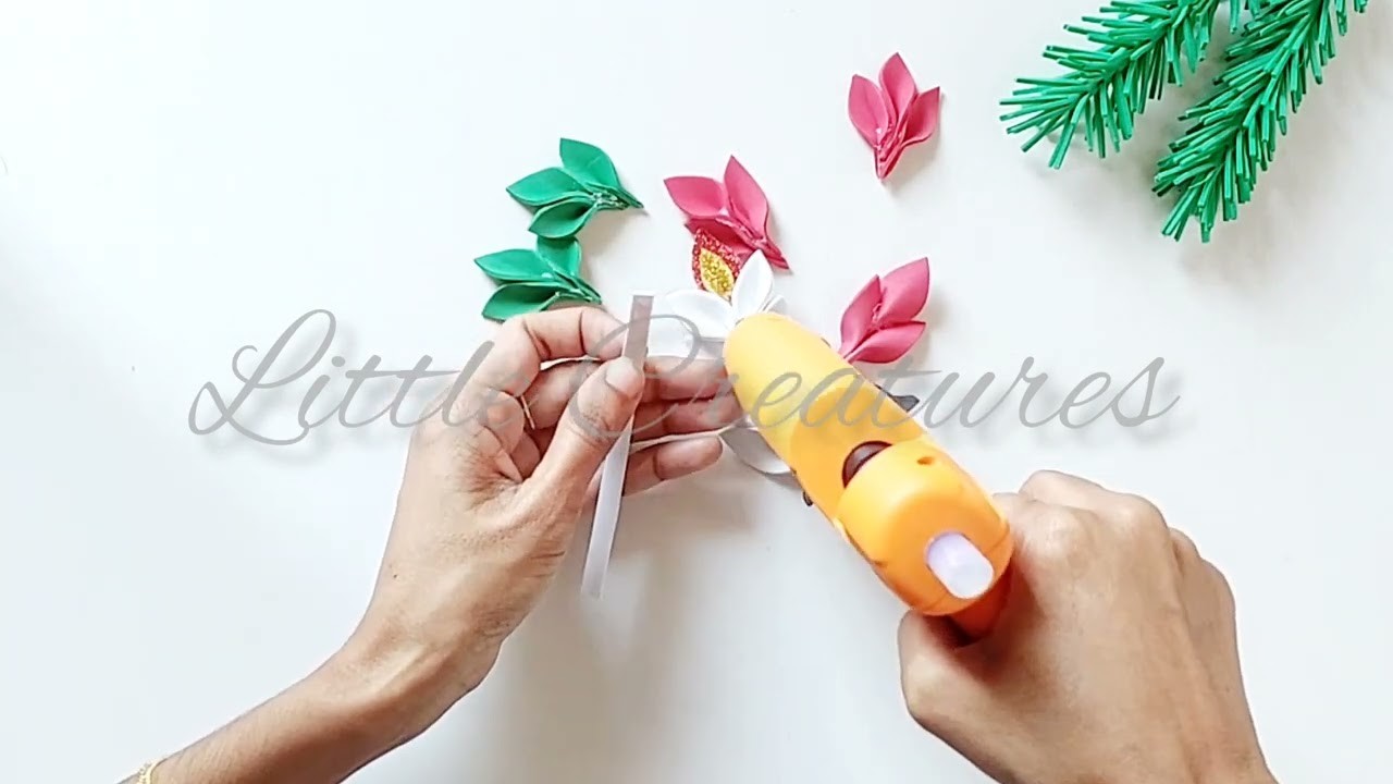 DIY  Christmas Ornament| Easy Christmas Craft | Little Creatures