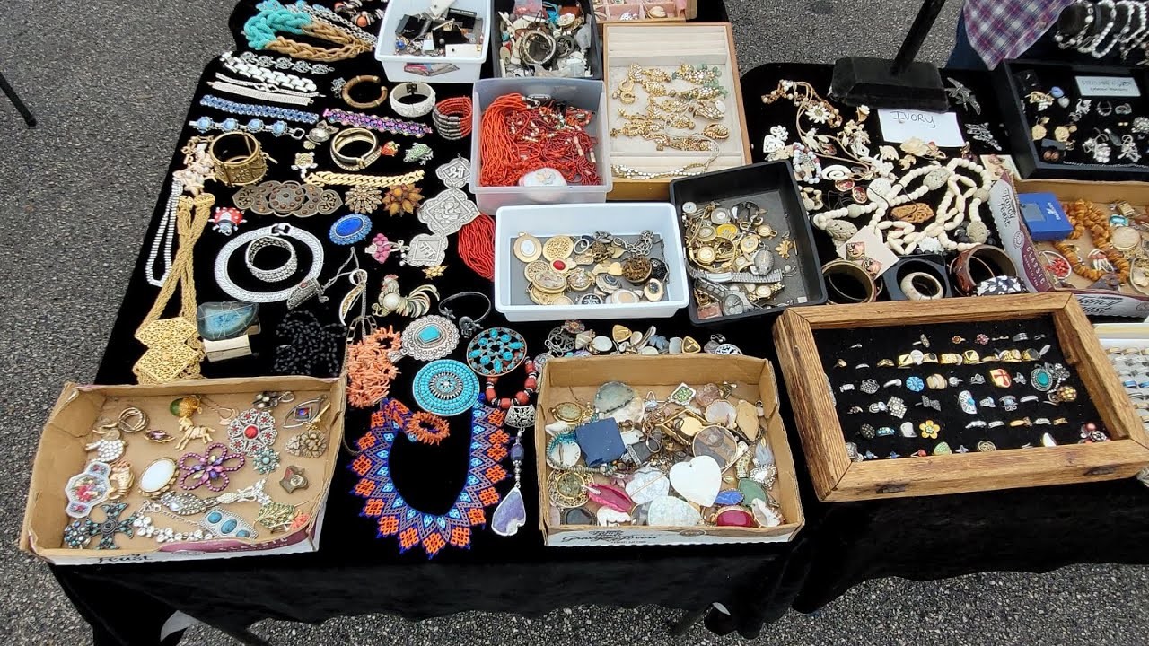 FLEA MARKET! Let's SCRATCH that ITCH! Flea, Shop & Thrift with me! #jewelry