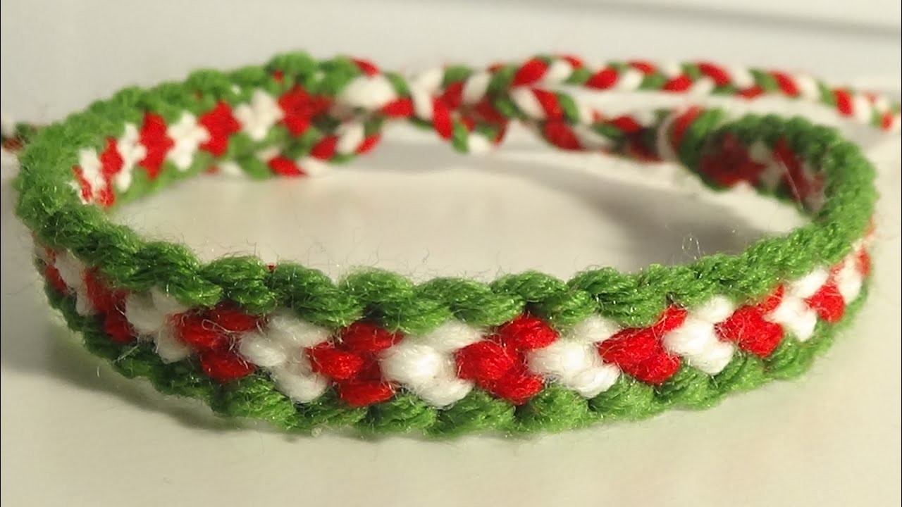 DIY Christmas Friendship Bracelet Tutorial, Bordered Chevron Bracelet