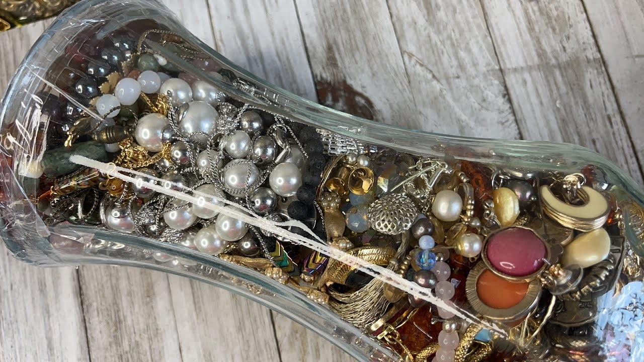 Jewelry Jar Unjarring: Single Earrings Reunited?