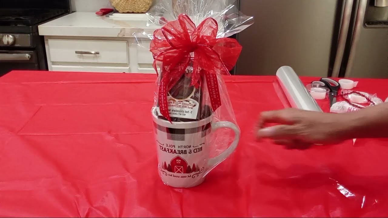 HOT CHOCOLATE BOMB MUG GIFT | CHRISTMAS GIFT IDEAS 2022