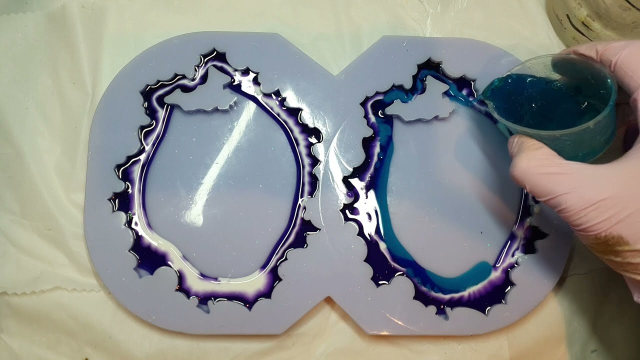 Beautiful Geode Agate Resin Coaster. Resin Art Tutorial
