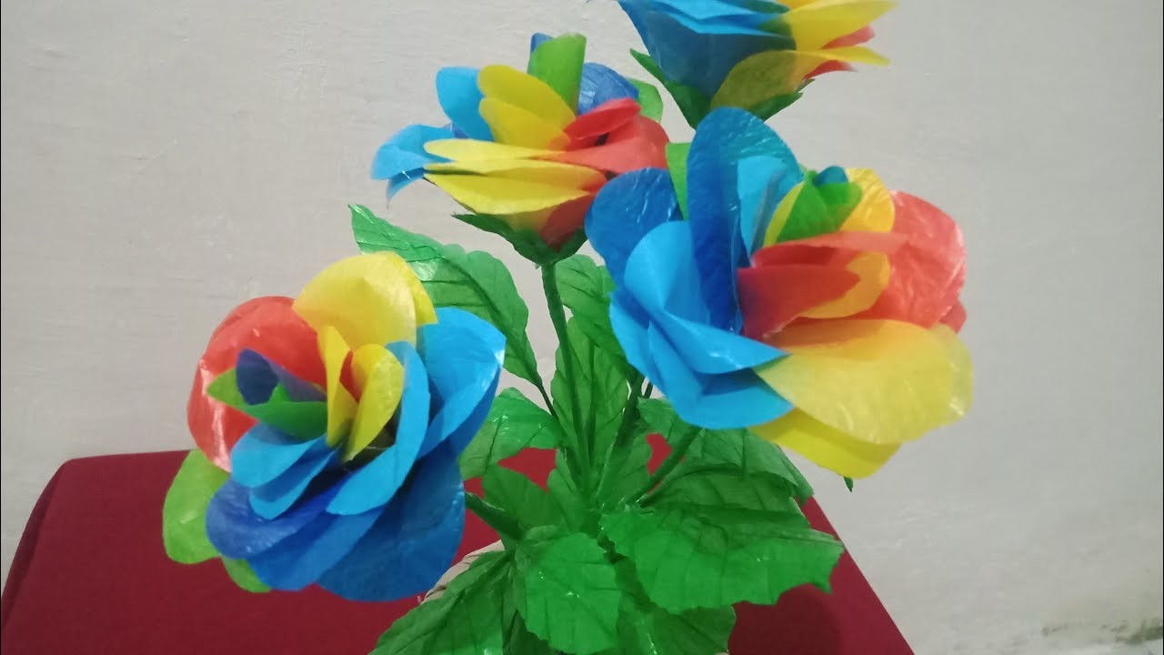 The easiest way to make rainbow roses from used plastic bags