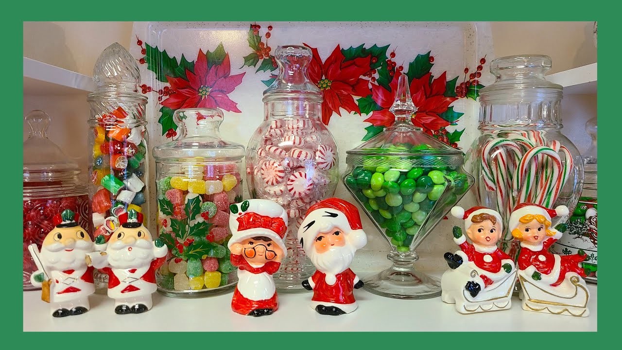 VINTAGE CHRISTMAS RETRO HOME TOUR, Kitchen & Dining Room Thrifted Holiday Décor with Music