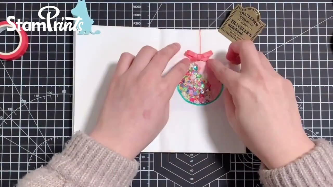 Satisfying | Hang a Sequin Ball in Your Christmas Scrapbook