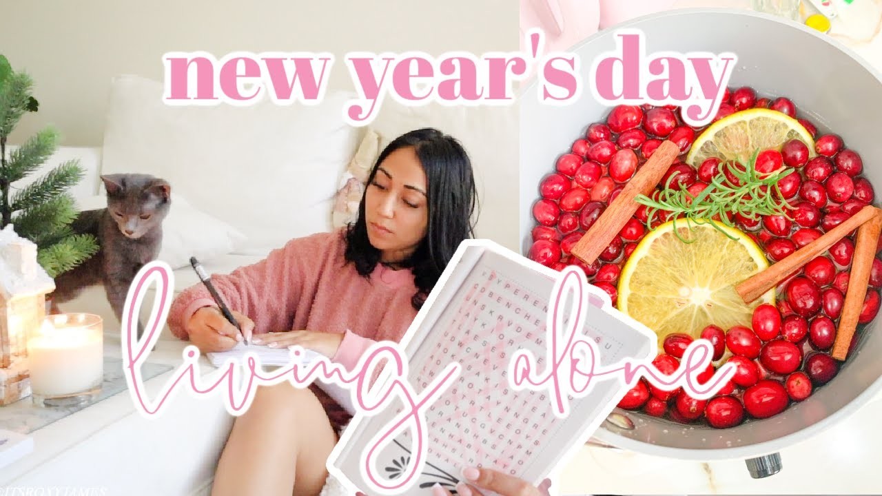 2023 New Year's Living Alone: Goals, Reflections & DIY Simmer Pot | Roxy James #livingalone #vlog
