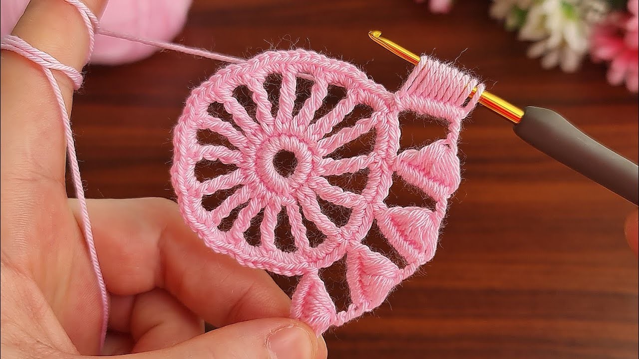 ????????Merry Christmas???????? You will love the wonderful knitting motif model crocheted ????Tığişi motif modeli