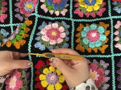 Crochet Granny Square Flower | HappyBankyCraftymom