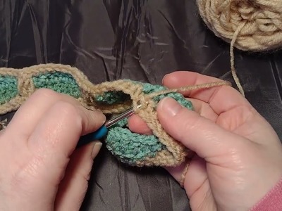 Left handed crochet cowl part 3