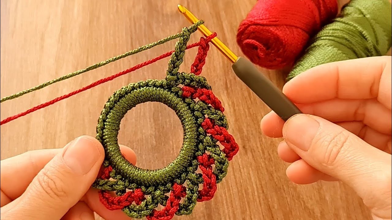 MERRY CHRİSTMASYou☃️ will love the Christmas ornament????Great crochet knitting patter