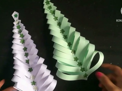 How to make a paper cutting Christmas tree.DIY paper craft