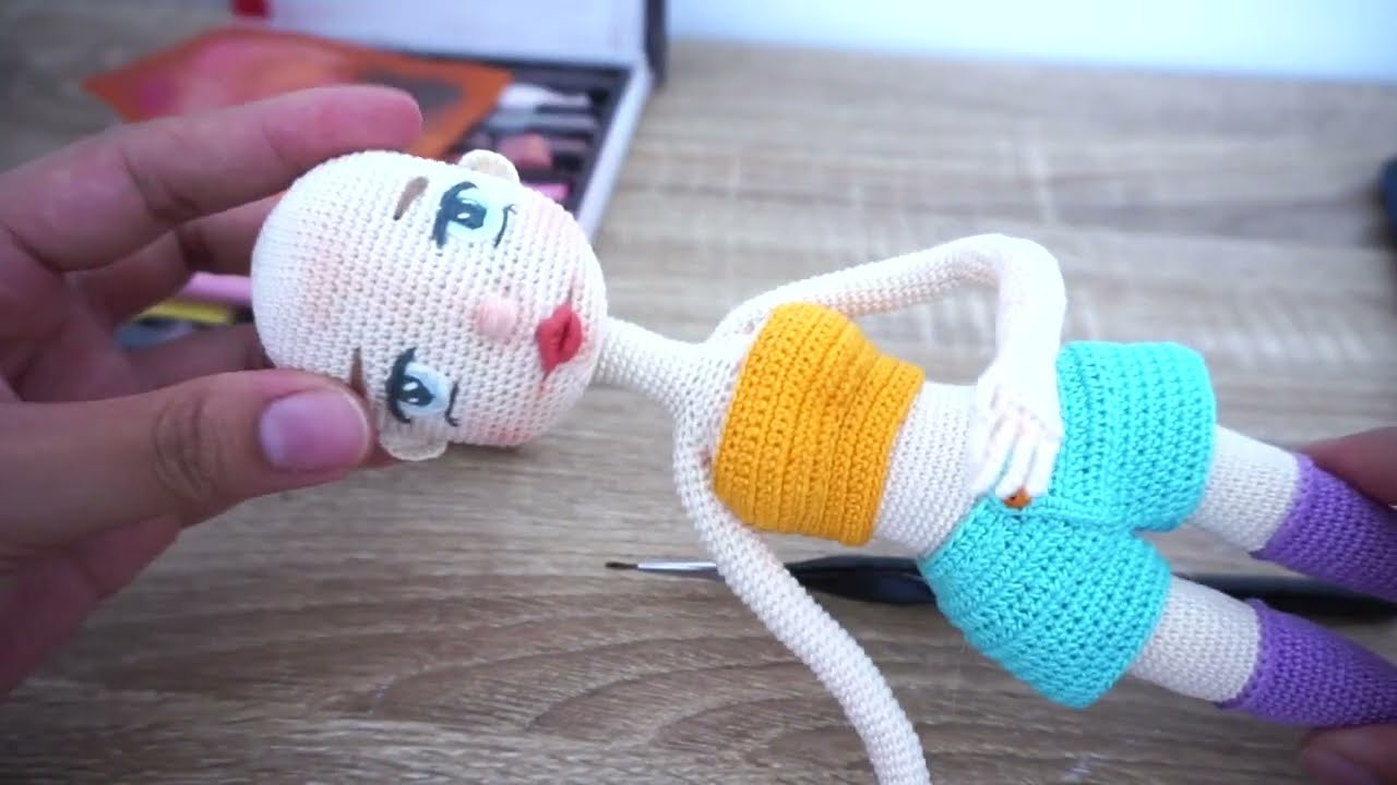 Crochet doll body ( head )