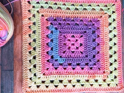 SIMPLE Twist On The Traditional Granny Square! Crochet pattern tutorial. EASY Granny Square!